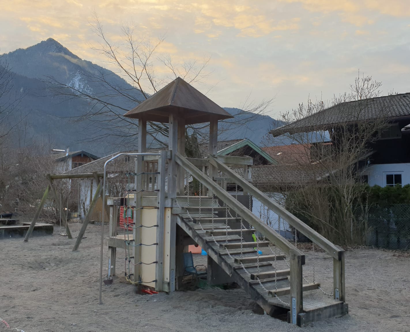 Kita Verbund Grassau - Pfarrkindergarten mit Krippe St. Veit Marqaurtstein